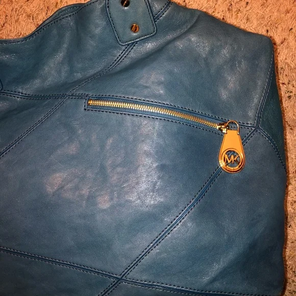 Michael Kors Blue Patent leather Hobo Bag - Picture 2 of 8